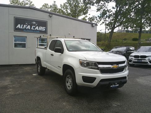 Used 2018 Chevrolet Colorado W/T RWD image 3