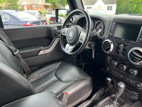 Used 2016 Jeep Wrangler Unlimited Rubicon AWD/4WD image 22