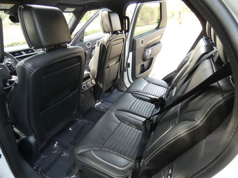 Used 2020 Land Rover Discovery HSE Luxury image 49