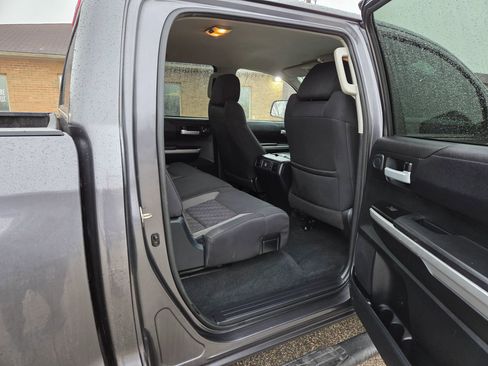 Used 2017 Toyota Tundra SR5 w/ SR5 Upgrade Package RWD image 11