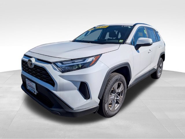 Used 2022 Toyota RAV4 XLE w/ Convenience Package AWD/4WD image 3