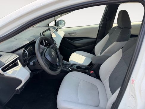 Used 2020 Toyota Corolla LE FWD image 9