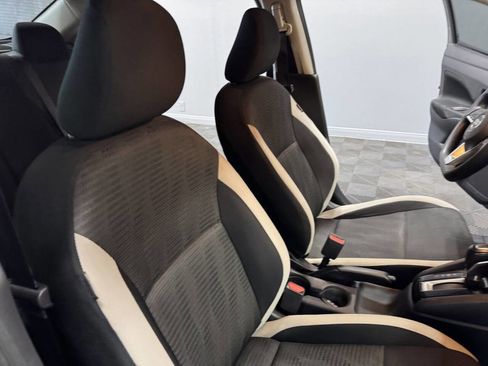 Used 2021 Nissan Versa SV image 42