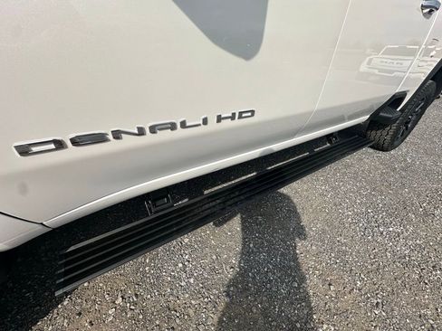 Used 2025 GMC Sierra 2500 Denali Ultimate image 15