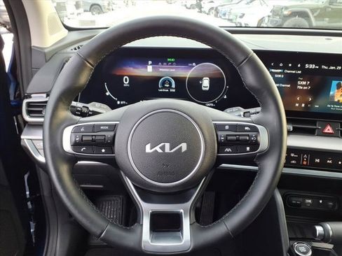 Used 2025 Kia Sportage SX image 21