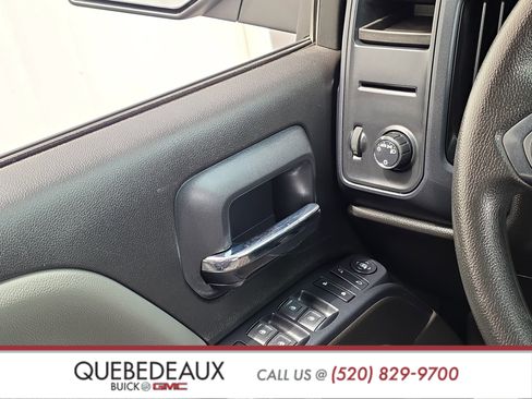 Used 2018 Chevrolet Silverado 1500 Custom w/ Custom Value Package AWD/4WD image 21