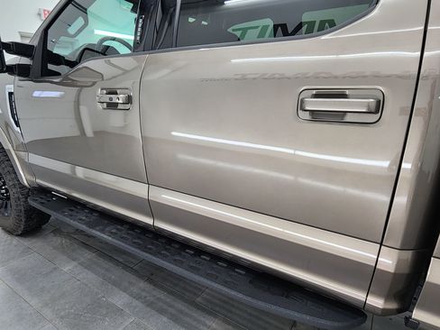 Used 2022 Ford F250 Lariat w/ Tremor Off-Road Package image 32