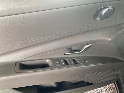 Certified 2024 Hyundai Elantra SEL image 13