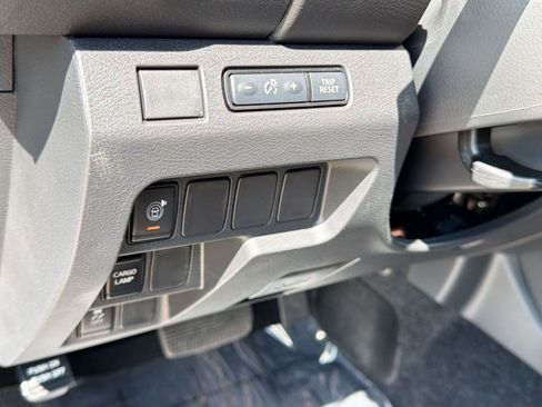 Used 2026 Nissan Frontier SV w/ All-Weather Content Package RWD image 17