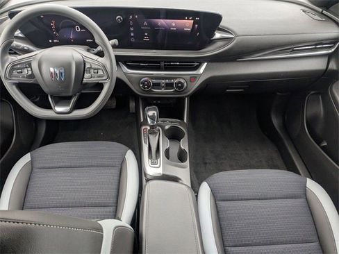 Used 2024 Buick Envista Preferred image 31