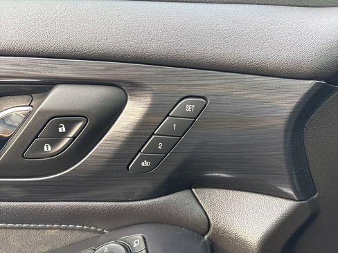 Used 2021 Chevrolet Traverse High Country image 27