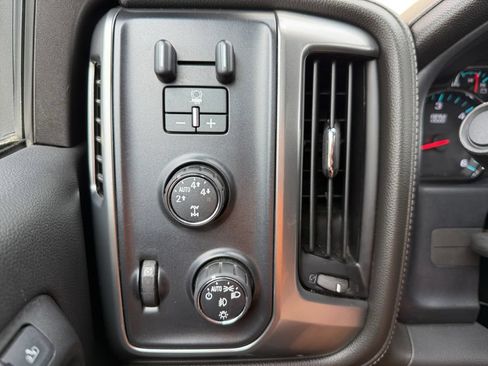 Used 2016 Chevrolet Silverado 1500 LTZ w/ Sport Package AWD/4WD image 27