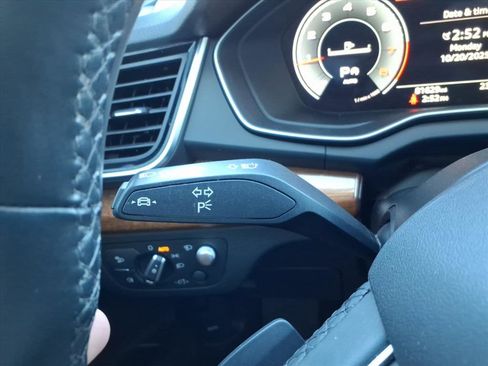 Used 2021 Audi Q5 Prestige w/ Prestige Package image 25