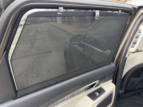 Used 2024 Kia Telluride EX w/ EX Captain's Chair Package image 29