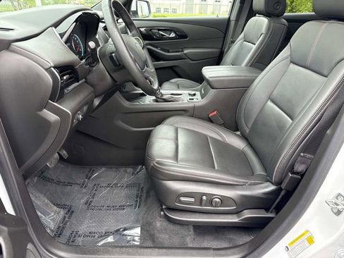 Used 2023 Chevrolet Traverse RS AWD/4WD image 23