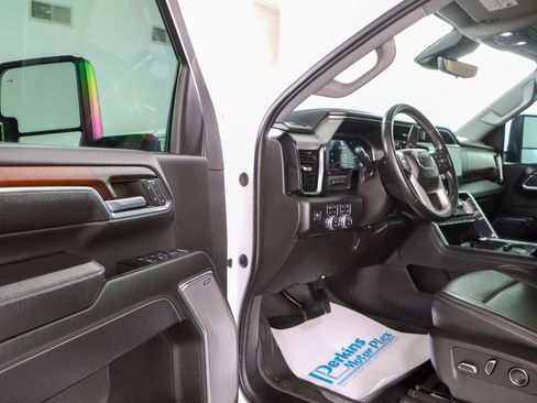 Used 2024 GMC Sierra 2500 Denali w/ Denali Reserve Package image 4