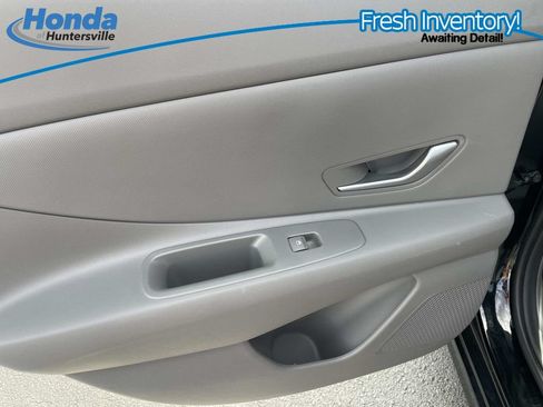 Used 2023 Hyundai Elantra SEL w/ Cargo Package FWD image 12