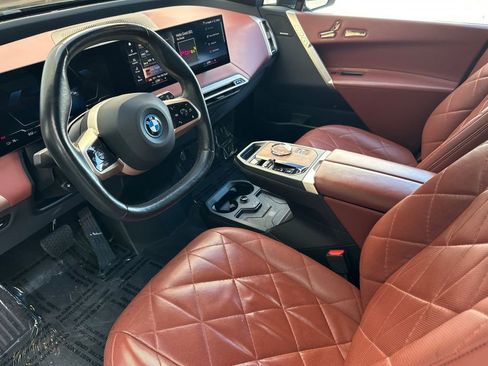 Used 2023 BMW iX xDrive50 w/ Premium Package AWD/4WD image 9