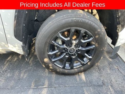 Used 2024 Toyota Sequoia Platinum AWD/4WD image 11
