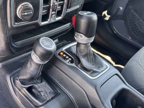Used 2024 Jeep Wrangler Unlimited Sport AWD/4WD image 27