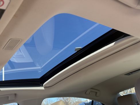 Used 2019 Lexus ES 300h w/ Luxury Package image 29