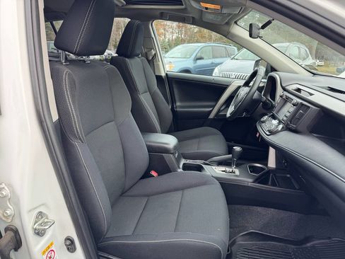 Used 2016 Toyota RAV4 XLE image 19