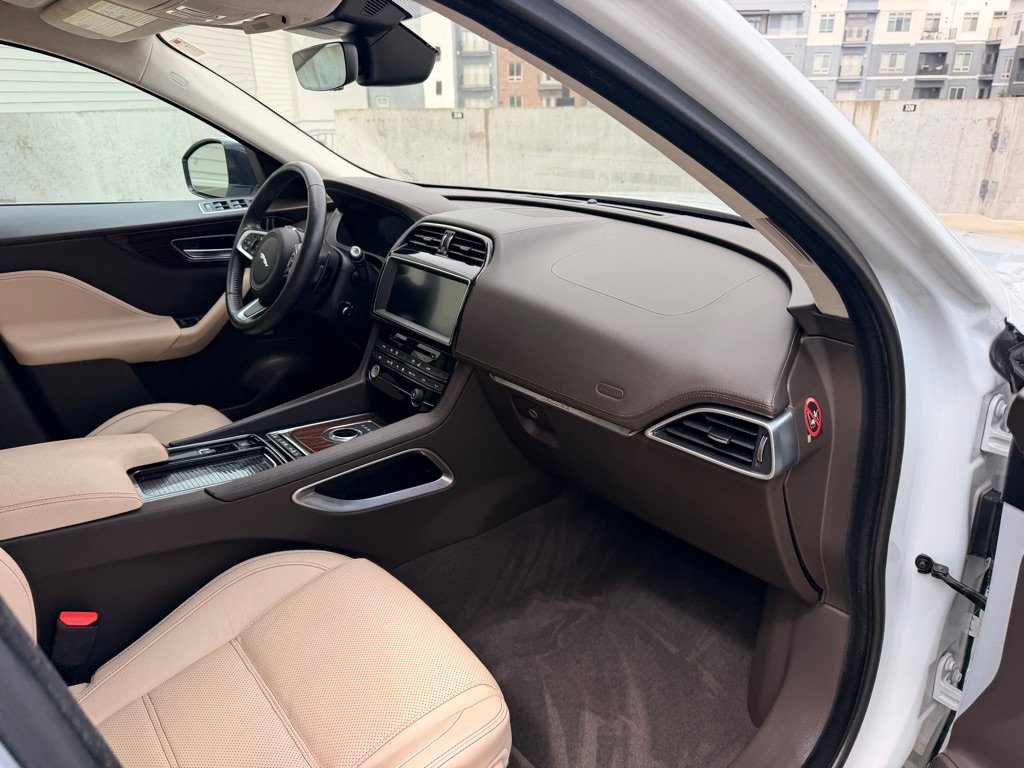 Used 2019 Jaguar F-PACE Prestige AWD/4WD image 22