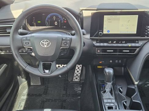 Used 2025 Toyota Camry SE FWD image 27