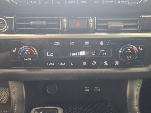 Used 2022 Nissan Pathfinder SL AWD/4WD image 20