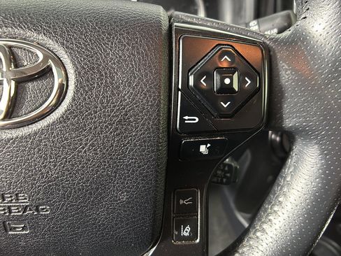 Used 2022 Toyota 4Runner TRD Off-Road Premium w/ TRD Black Wheel Package (TMS) AWD/4WD image 31