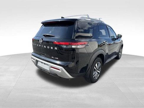 Used 2023 Nissan Pathfinder SL AWD/4WD image 8