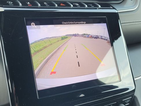 New 2025 Jeep Grand Cherokee L Altitude image 18