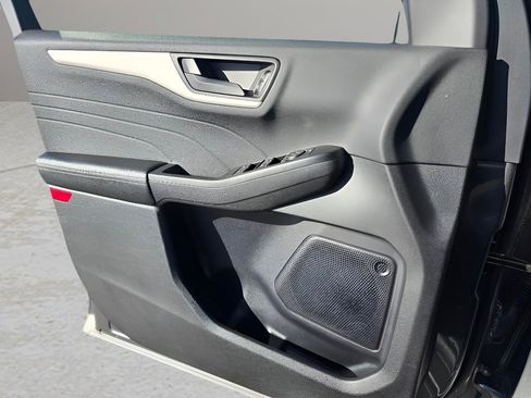 Used 2022 Ford Escape SE w/ Convenience Package image 17