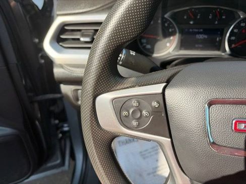 Used 2022 GMC Acadia SLE w/ Driver Convenience Package FWD image 16