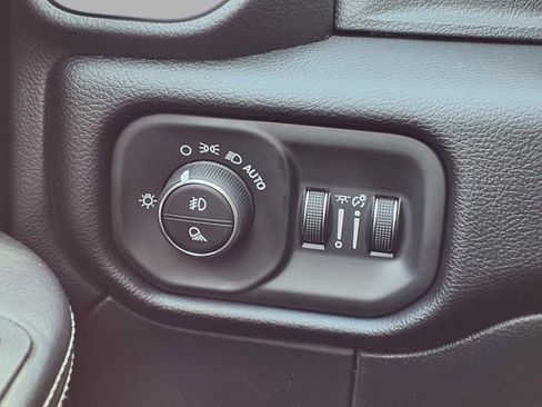 New 2026 RAM 2500 Laramie AWD/4WD image 15