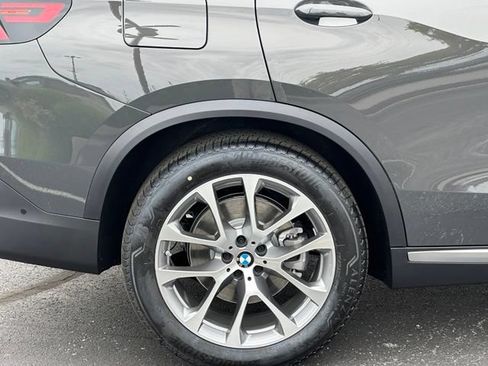 New 2026 BMW X5 xDrive40i w/ Climate Comfort Package AWD/4WD image 12