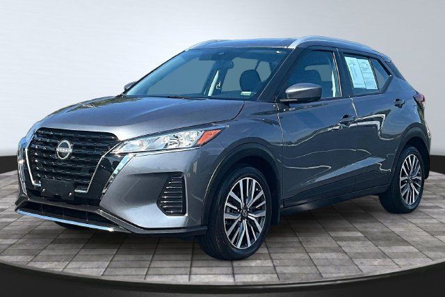 Used 2024 Nissan Kicks SV FWD image 1