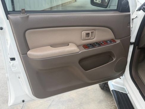 Used 2001 Toyota 4Runner SR5 image 14