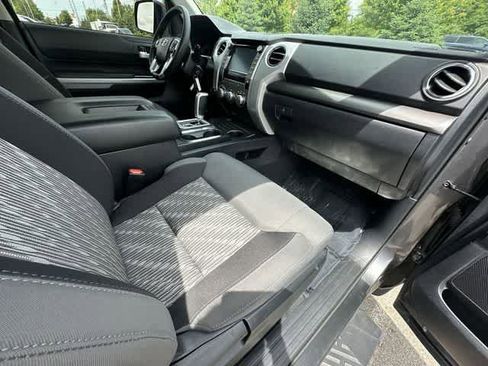 Used 2021 Toyota Tundra SR5 w/ SR5 Upgrade Package AWD/4WD image 18