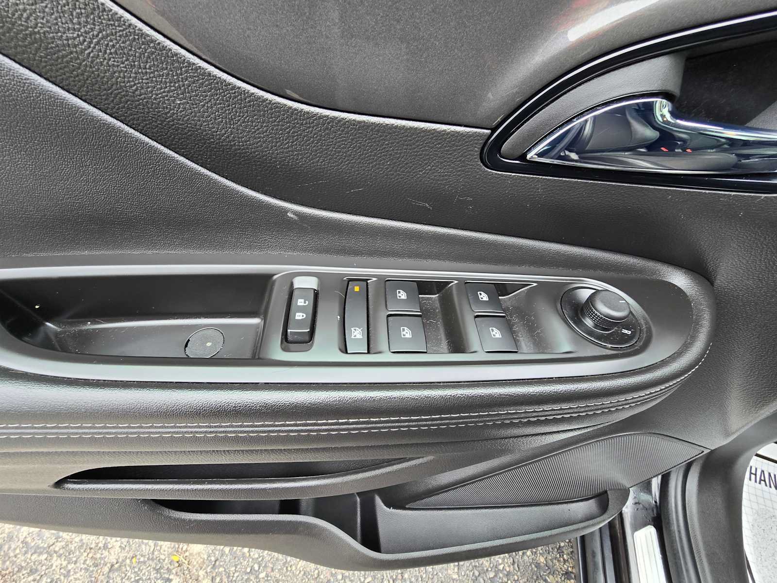 Used 2018 Buick Encore Preferred w/ Experience Buick Package FWD image 17
