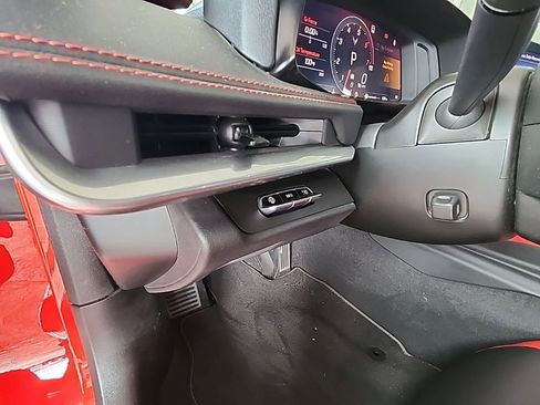 Used 2021 Chevrolet Corvette Stingray Preferred Cpe w/ Z51 Performance Package image 20