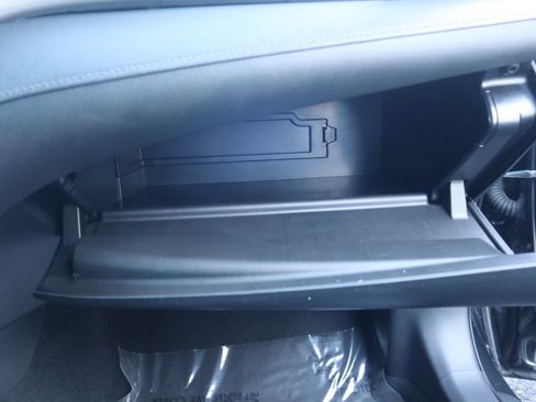 Used 2019 Toyota Camry SE image 37