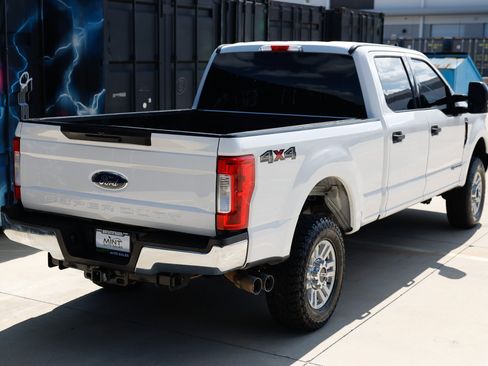 Used 2019 Ford F250 XLT w/ Snow Plow Prep Package AWD/4WD image 15