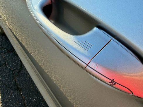 Used 2020 Ford Edge SE image 8