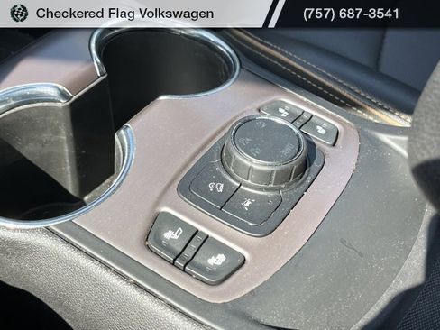 Used 2024 GMC Terrain AT4 image 45