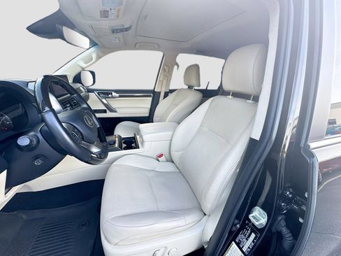 Used 2023 Lexus GX 460 Premium w/ Premium Package image 19