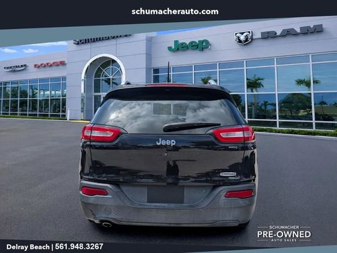 Used 2015 Jeep Cherokee Latitude FWD image 6