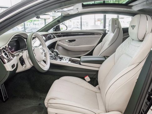 Used 2021 Bentley Continental GT image 2