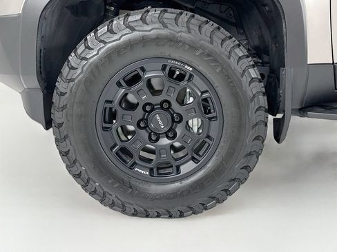 Used 2026 Toyota Land Cruiser w/ Premium Package AWD/4WD image 32