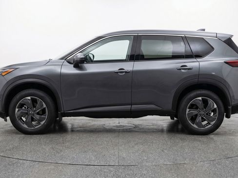 Used 2025 Nissan Rogue SV image 5